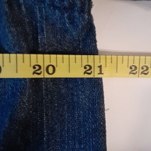 City Blues by Koret Sz M Denim Blazer w/Pink Floral Embroidery and Faux Pockets - Picture 4 of 10